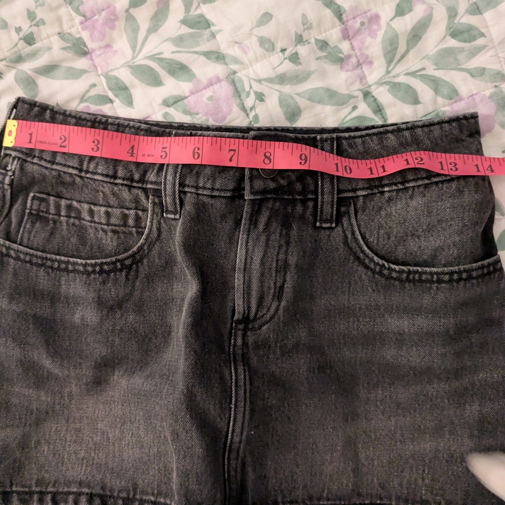 Hollister 000/W23 Low Rise Black Denim Jean Mini Skirt/Skort - Picture 5 of 5